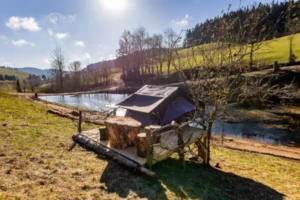 verrueckte uebernachtungen baden-wuerttemberg dachzelt dorf furtwangen heavy michel