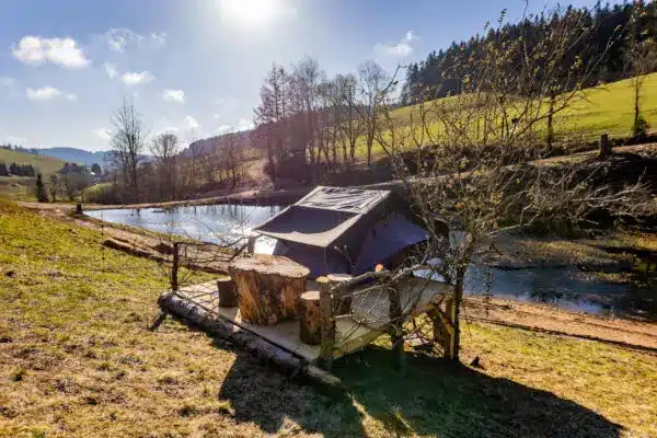 verrueckte uebernachtungen baden-wuerttemberg dachzelt dorf furtwangen heavy michel